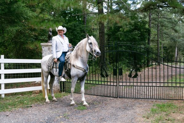 El Alazán de Huetamo: raíces, caballos y un nuevo tema que conquista corazones